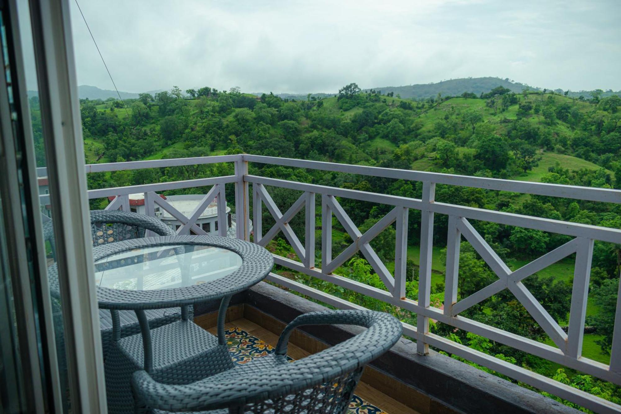 The Sky Imperial Pavoreal Jungle Resort Kumbhalgar Kültér fotó